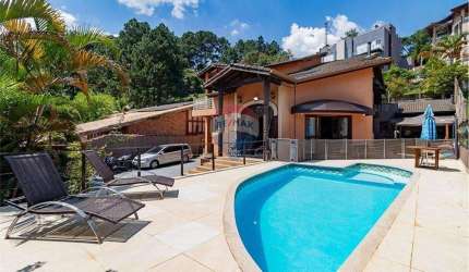 Casa de Condomínio para venda em Chácara Roselândia de 280.00m² com 4 Quartos, 4 Suites e 5 Garagens