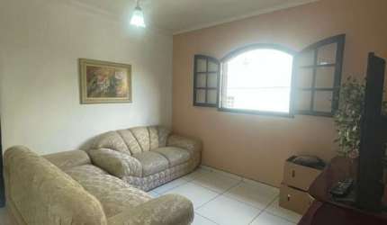 Casa para alugar em Parque São George de 200.00m² com 6 Quartos, 1 Suite e 5 Garagens