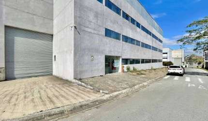 Galpão / Depósito / Armazém para alugar em Centro de 1150.00m² com 1 Quarto