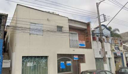 Casa para alugar em Centro de 400.00m² com 6 Quartos, 2 Suites e 1 Garagem