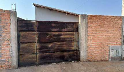 Casa para venda em Cidade Jardim de 126.00m² com 2 Quartos e 1 Garagem