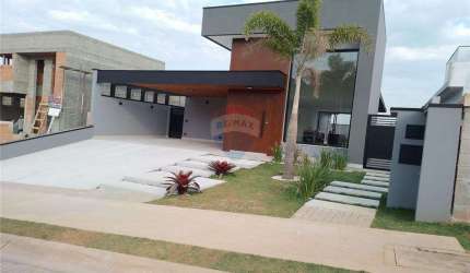 Casa de Condomínio para alugar em Residencial Pecan de 165.00m² com 3 Quartos, 1 Suite e 4 Garagens