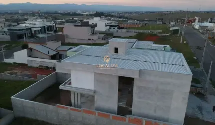 Casa para venda em Santa Mônica de 360.00m² com 3 Quartos, 1 Suite e 4 Garagens