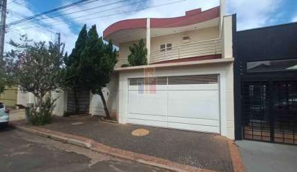 Casa para venda em Jardim Paulista de 355.00m² com 3 Quartos, 3 Suites e 4 Garagens