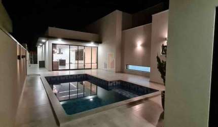 Casa de Condomínio para venda em Jardim Shangri-lá de 280.00m² com 4 Quartos, 4 Suites e 3 Garagens