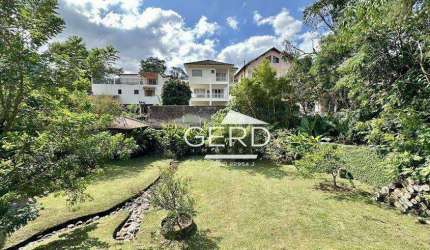 Casa de Condomínio para venda e aluguel em Parque Dom Henrique de 650.00m² com 5 Quartos, 5 Suites e 6 Garagens