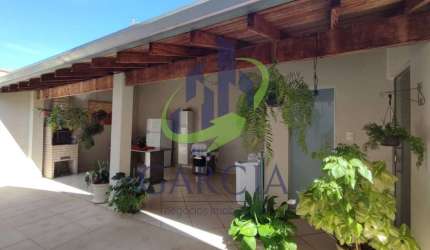 Casa para venda em Parque Real de 312.00m² com 3 Quartos e 2 Garagens