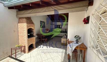 Casa para venda em Jardim Fantinato de 200.00m² com 3 Quartos, 1 Suite e 2 Garagens