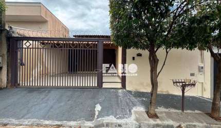 Casa para venda em Parque Residencial J. Macedo de 166.00m² com 3 Quartos e 2 Garagens