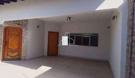 Casa para venda em Parque Industrial de 174.00m² com 3 Quartos, 1 Suite e 2 Garagens