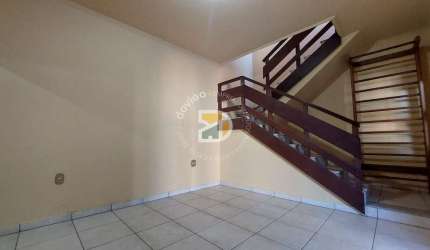 Casa para venda em Centro de 244.00m² com 4 Quartos, 2 Suites e 4 Garagens