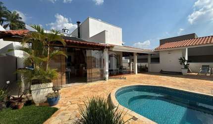 Casa para venda em Centro de 348.60m² com 3 Quartos, 2 Suites e 4 Garagens
