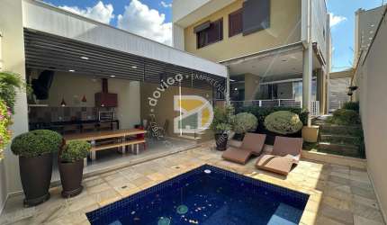 Casa de Condomínio para venda em Portal Luiza de 245.00m² com 3 Quartos, 1 Suite e 2 Garagens