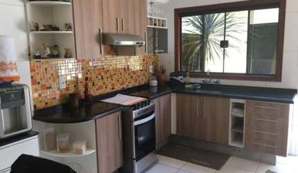 Casa para venda em Jardim Igaçaba de 200.00m² com 2 Quartos, 1 Suite e 2 Garagens