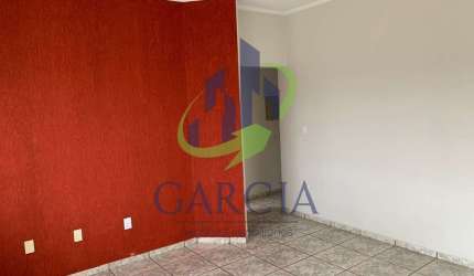 Casa para alugar em Jardim Centenário de 315.00m² com 5 Quartos, 1 Suite e 2 Garagens