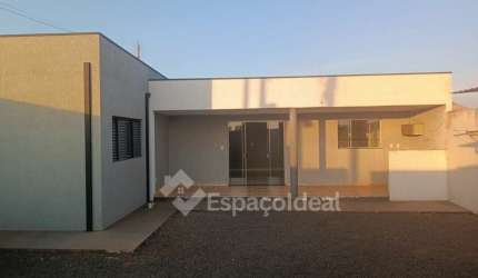 Casa para venda em Residencial Irmãos Innocênti de 90.00m² com 2 Quartos e 3 Garagens