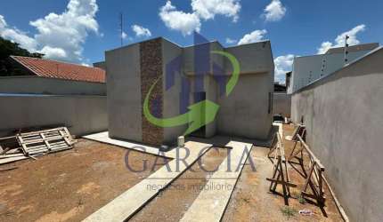 Casa para venda em Jardim Esplanada de 150.00m² com 2 Quartos e 2 Garagens