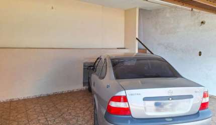 Casa para venda em Jardim São Carlos de 200.00m² com 3 Quartos, 1 Suite e 2 Garagens