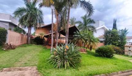 Casa de Condomínio para venda e aluguel em Portal Das Araucárias de 366.00m² com 3 Quartos e 2 Suites