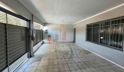 Casa para venda em Vila Souto de 158.00m² com 3 Quartos, 1 Suite e 3 Garagens