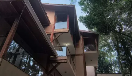 Casa de Condomínio para venda e aluguel em Roseira de 400.00m² com 3 Quartos, 3 Suites e 4 Garagens