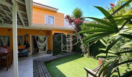 Casa de Condomínio para venda em Granja Viana de 106.00m² com 3 Quartos, 1 Suite e 2 Garagens