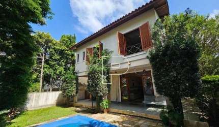 Casa de Condomínio para venda e aluguel em Granja Viana de 249.00m² com 3 Quartos, 2 Suites e 4 Garagens