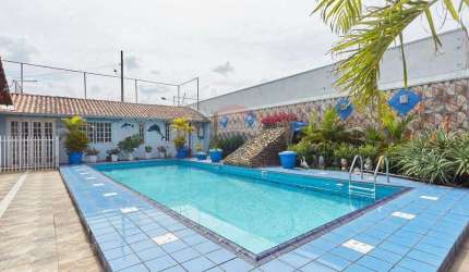 Casa para venda em Cajuru de 344.00m² com 3 Quartos, 1 Suite e 5 Garagens