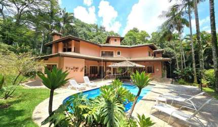 Casa de Condomínio para venda em Granja Viana de 500.00m² com 4 Quartos, 4 Suites e 6 Garagens