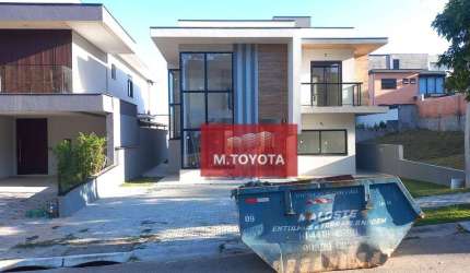 Sobrado para venda em Chácaras Maringá de 180.00m² com 3 Quartos, 3 Suites e 4 Garagens