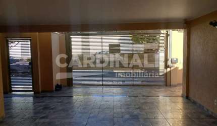 Casa para venda em Vila Harmonia de 215.00m² com 3 Quartos, 1 Suite e 4 Garagens