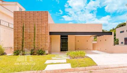 Casa para venda em Alphaville de 195.00m² com 4 Quartos, 4 Suites e 4 Garagens