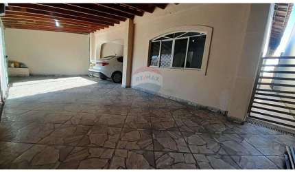 Casa para alugar em Jardim Rosolém de 196.93m² com 3 Quartos e 2 Suites