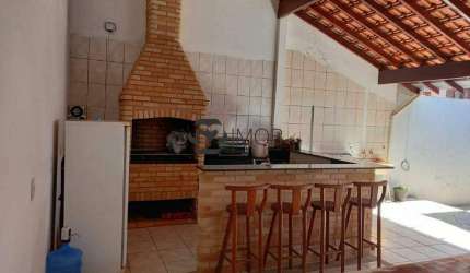 Casa para venda em Parque Real de 225.00m² com 3 Quartos, 1 Suite e 2 Garagens