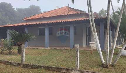 Chácara para alugar em Chácara Pantanal Engenho Velho de 292.00m² com 4 Quartos e 1 Suite