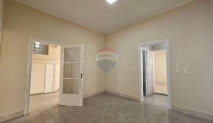 Casa para alugar em Santa Cruz de 178.00m² com 3 Quartos, 2 Suites e 2 Garagens