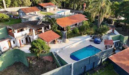 Casa de Condomínio para alugar em Santa Inês de 400.00m² com 6 Quartos, 5 Suites e 4 Garagens