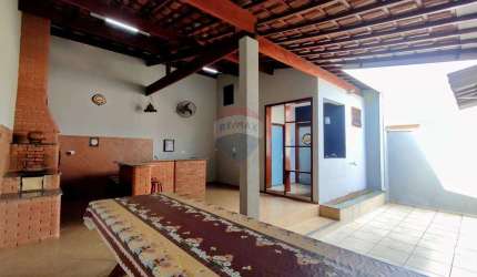 Casa para alugar em Jardim Hedy de 183.84m² com 3 Quartos, 1 Suite e 2 Garagens