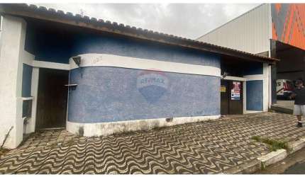 Casa para alugar em Vila Domingues de 215.30m² com 5 Quartos