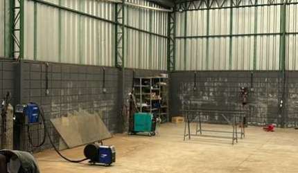 Sala Comercial para venda em Jardim São Francisco de 200.00m² com 2 Garagens