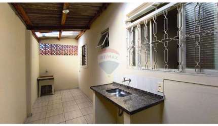 Casa para alugar em Jardim Ipê Pinheiro de 40.00m² com 2 Quartos