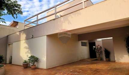 Sobrado para venda em Jardim Jacira de 198.86m² com 3 Quartos, 1 Suite e 4 Garagens