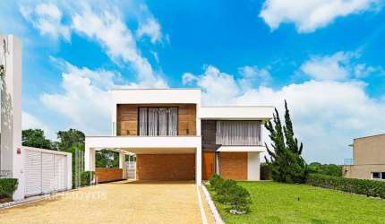 Casa para venda em Tamboré de 604.00m² com 3 Quartos, 2 Suites e 4 Garagens
