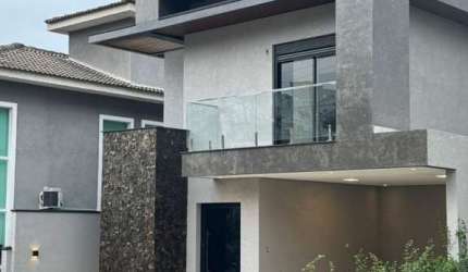 Casa para venda em Suru de 240.00m² com 3 Quartos, 2 Suites e 2 Garagens
