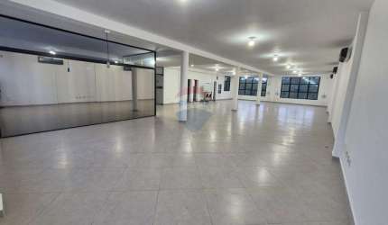 Prédio Comercial para alugar em Jardim Ponte Grande de 400.00m² com 3 Quartos, 1 Suite e 2 Garagens