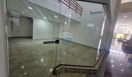 Imóvel Comercial para alugar em Centro de 55.00m² com 55 Garagens