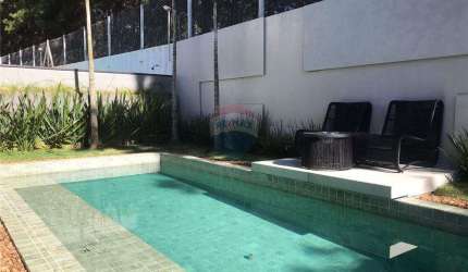 Casa para venda em Alphaville de 320.00m² com 4 Quartos, 1 Suite e 4 Garagens