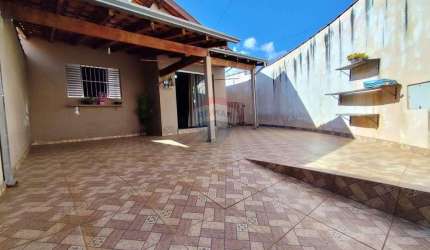 Casa para venda em Loteamento Popular Istor Luppi de 51.00m² com 2 Quartos e 4 Garagens