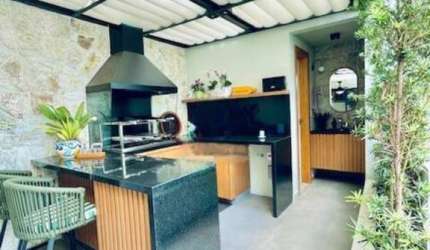 Casa para venda em Tamboré de 200.00m² com 3 Quartos, 1 Suite e 2 Garagens