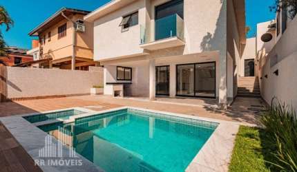 Casa para venda em Alphaville de 310.00m² com 3 Quartos, 3 Suites e 4 Garagens